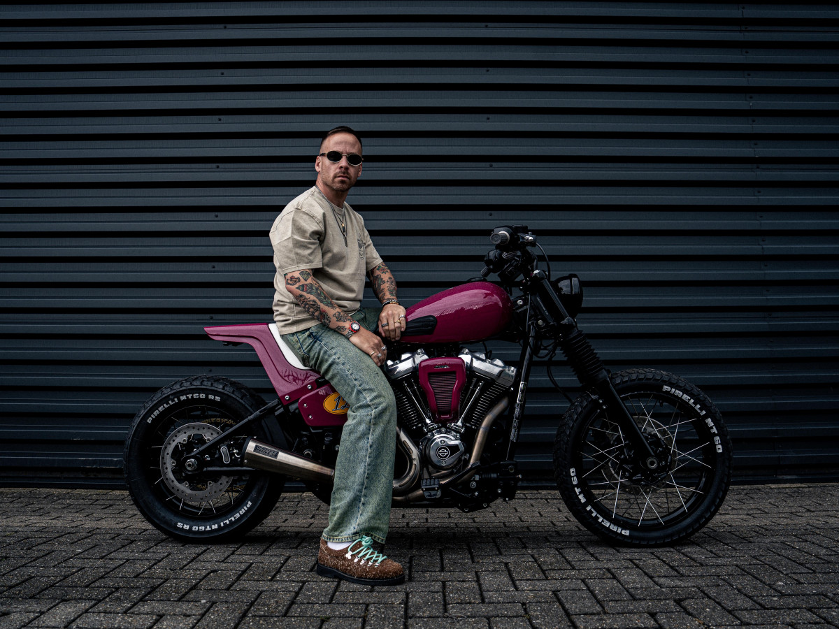 THE BUILD - Arjan on bike