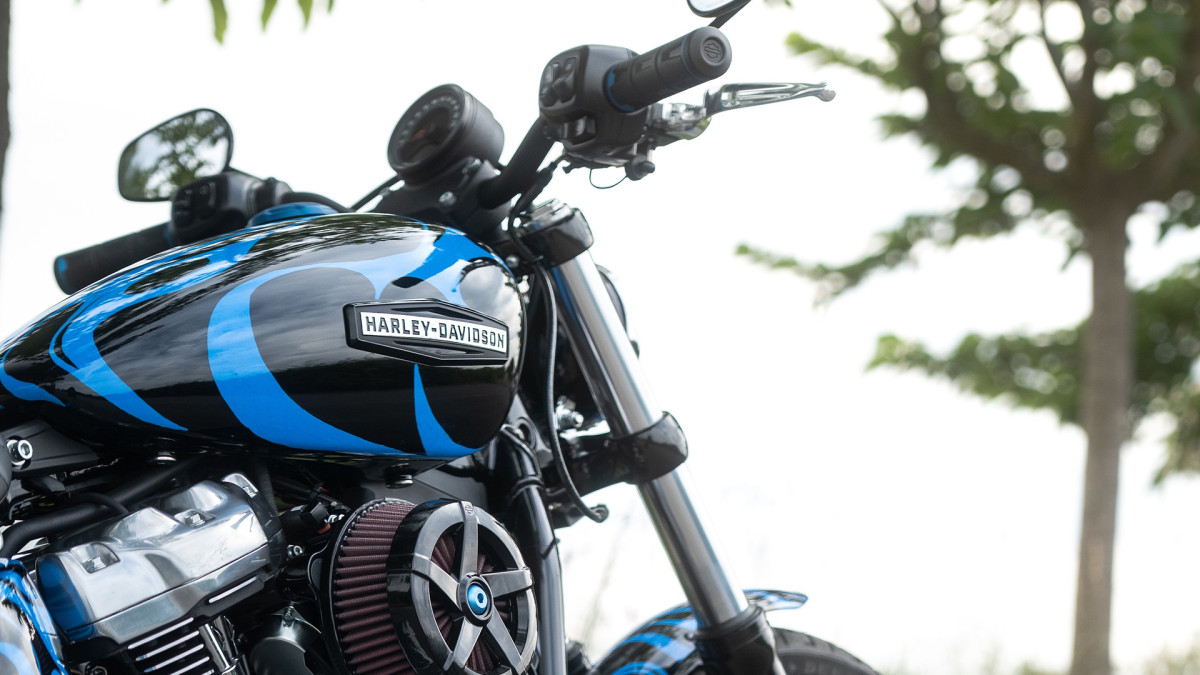 The custom 2026 Street Bob, final reveal- front/side