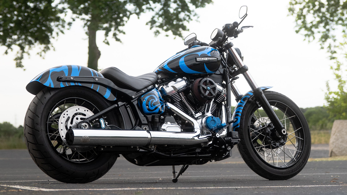 The custom 2026 Street Bob, final reveal- full shot
